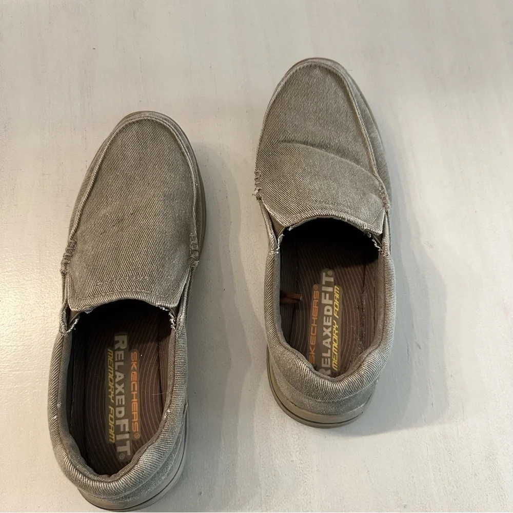 Skechers Men’s Relaxed Fit Memory Foam Khaki Canvas Slip On Shoes Sz 13 GUC